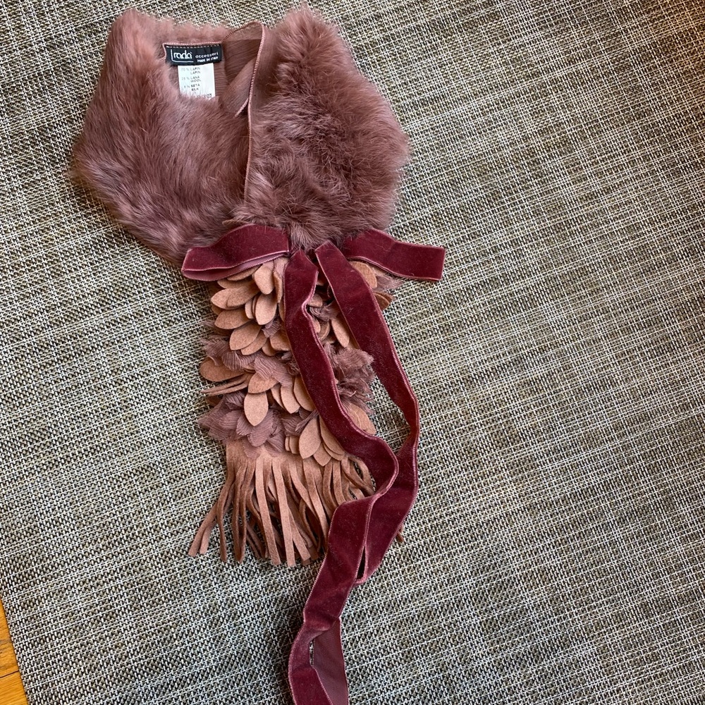 Dusty pink fur, felt and silk collar/scarf.